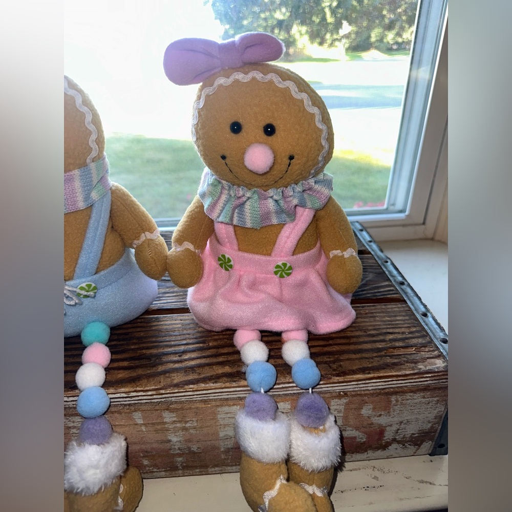 Pastel Gingerbread Girl & Boy Doll Shelf Sitter Christmas Set ~ NWT - Picture 3 of 7